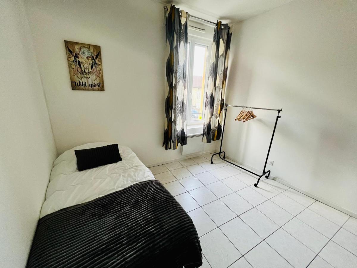 La Plume Wifi Parking Un-Sejour-A-Part Apartment Clouange Exterior photo