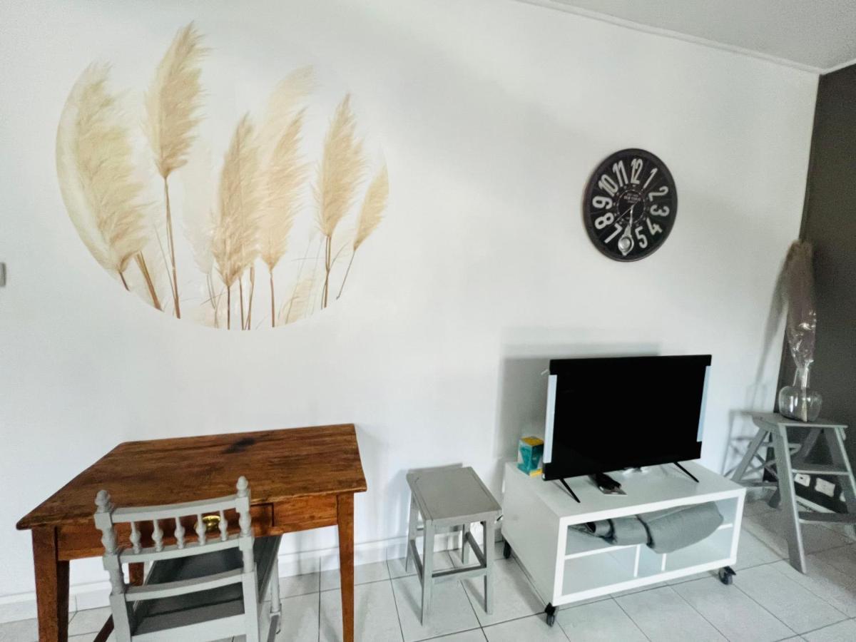 La Plume Wifi Parking Un-Sejour-A-Part Apartment Clouange Exterior photo